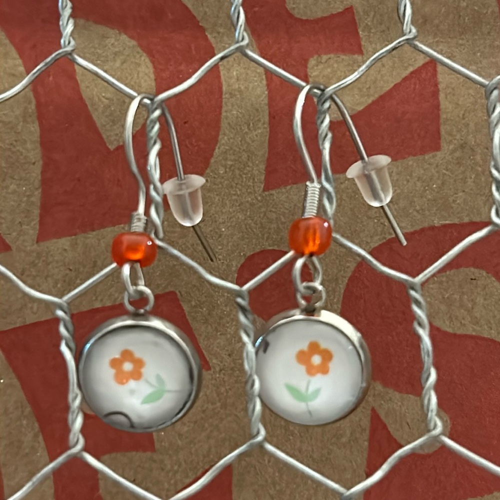 Trader Joe’s earrings 10mm flowers